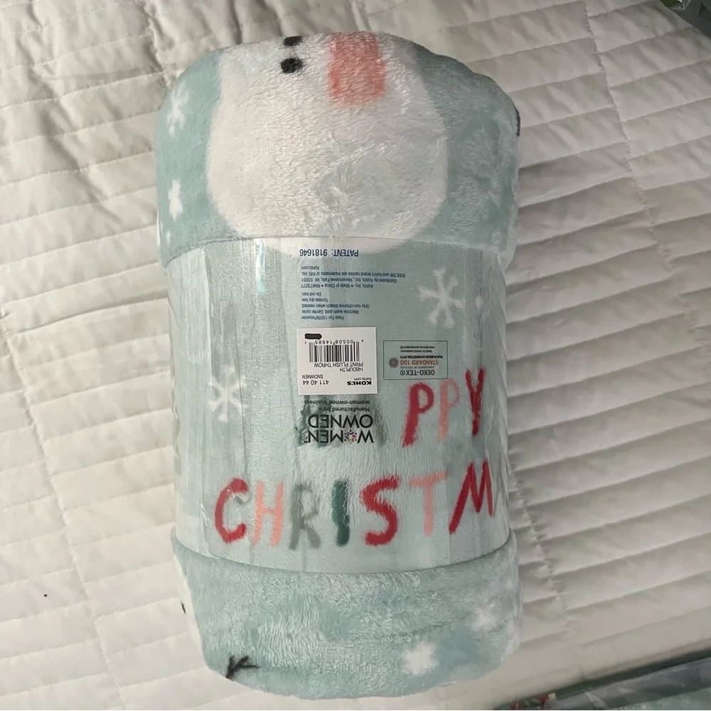 NWT BIG PLUSH THROW HAPPY SNOWMAN SUPERSOFT BRAND NEW Gifts Ready Under $20